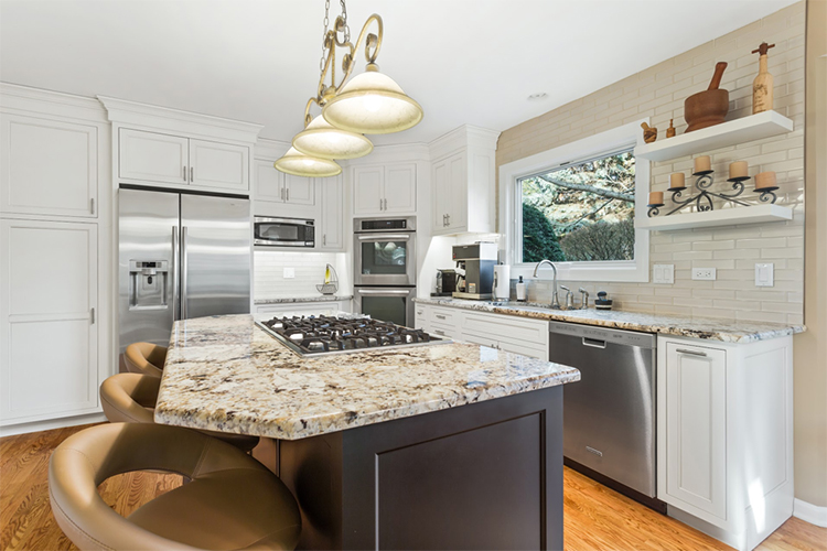 A Naperville Kitchen Remodel Combines Old and New Beautifully